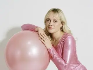 Xlovecam Free Live Porn of KiraHarra