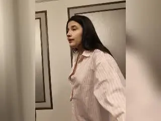 Xlovecam Sex Cam of IrisBlair