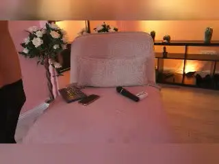 Xlovecam Watch Live Sex Cams of CamiRoux