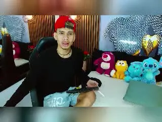 Xlovecam Live Sex Cam of SkinnyCuteAlyer
