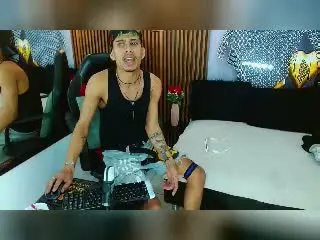 Xlovecam Private Sex Chat of SkinnyCuteAlyer