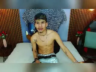 Xlovecam Sex Chat of SkinnyCuteAlyer
