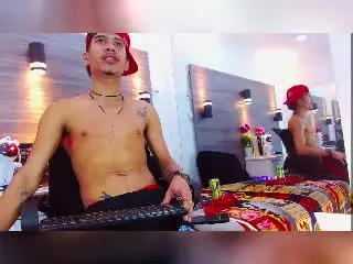 Xlovecam Best Webcam of SkinnyCuteAlyer