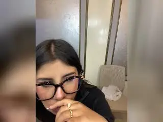 Xlovecam Live Sex Cam of CelesteMorel
