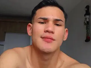 Xlovecam Adult Webcams of AlessandroMusk