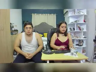 Xlovecam Live Sex Cam of TinaYEdward