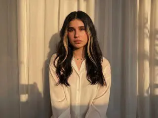 Xlovecam Watch Live Sex Cams of KatieDesirX