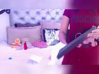 Xlovecam Sex Cam of TarahDustin