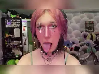 Xlovecam Watch Live Sex Cams of DarlineHalasz