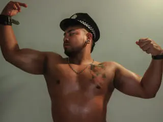 Xlovecam Free Live Porn of BrianMarly