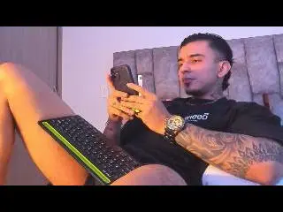 Xlovecam Live Sex of PaulaLlenn