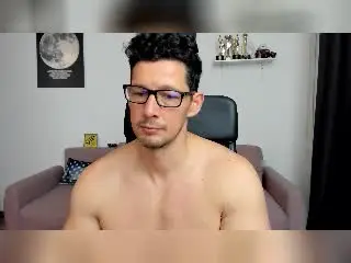 Xlovecam Watch Live Sex Cams of BrutusK