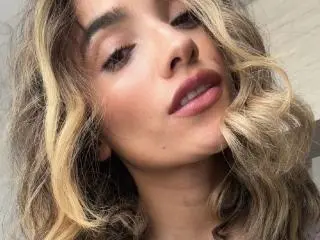 Xlovecam Live Porn of AdharaCooperr