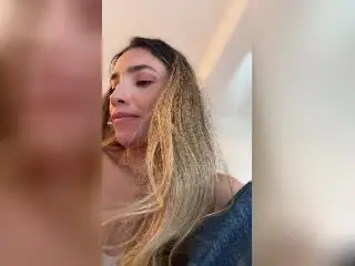 Xlovecam Best Webcam of AdharaCooperr