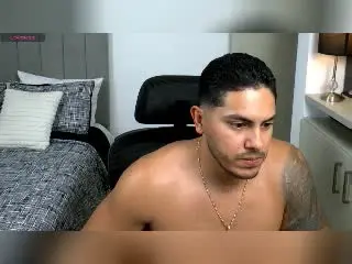 Xlovecam Live Porn of OwenPierce