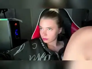 Xlovecam Nude Webcam of AdrieneDegennaro