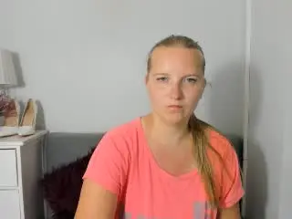 Xlovecam Sex Cam of RosePlayful69