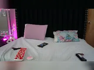 Xlovecam Watch Live Sex Cams of KhloeGarciaX