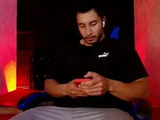 Xlovecam Nude Webcam of ZaneMaverick