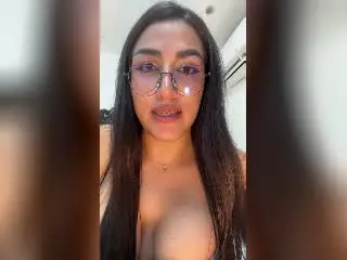 Xlovecam Watch Live Sex Cams of AlanaHarris