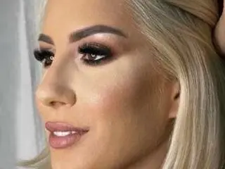 Xlovecam Live Sex Cam of LanieHotXX