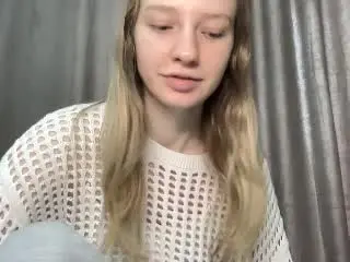 Xlovecam Live Sex Cam of Ginnia