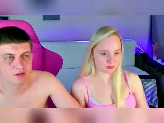 Xlovecam Adult Video Chat of ShawtyMiaAndJack