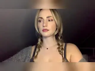 Xlovecam Free Porn Cam of ScarlettLips