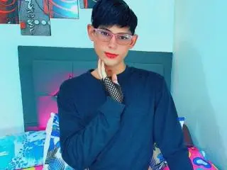 Xlovecam Live Sex Cam of Allisonth