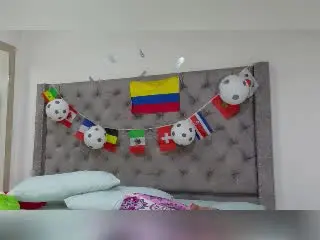 Xlovecam Sex Cam of SheylaSpooner