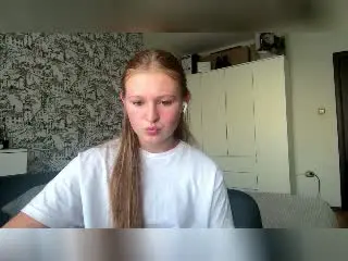 Xlovecam Best Webcam of AkilahGhil