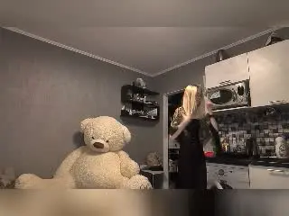Xlovecam Sex Cam of DebbiReimnitz