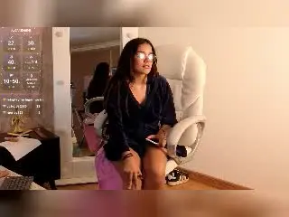 Xlovecam Live Sex Cam of GoldenMusse