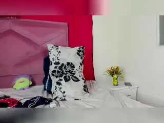 Xlovecam Free Porn Cam of ZoeHotMoretti
